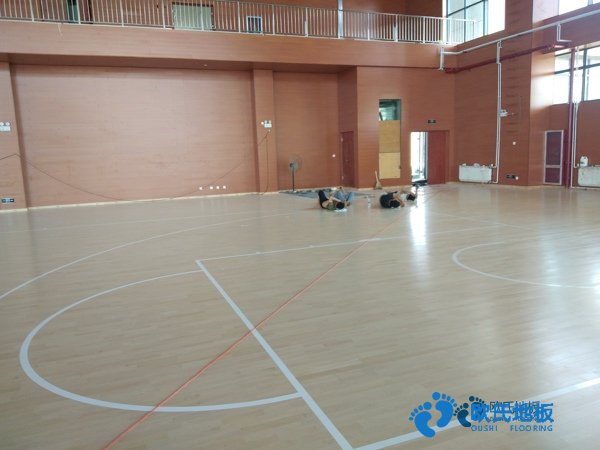 學(xué)?；@球場館木地板灰分含量
