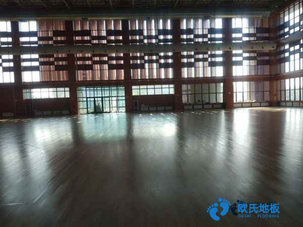 學(xué)?；@球場館木地板灰分含量